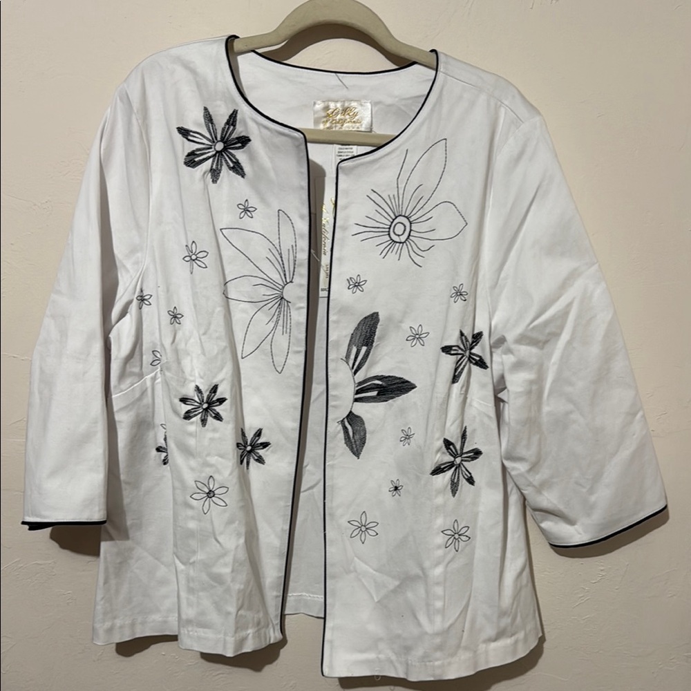 Lily of Ca. Floral Embroidered Women's Jacket - White 2x